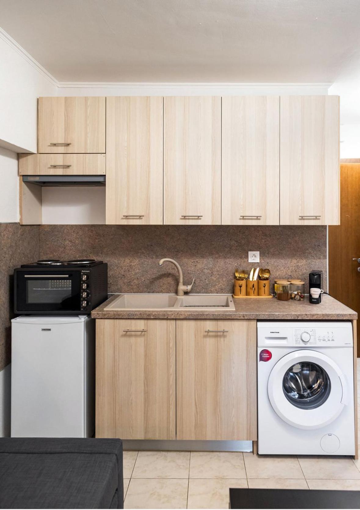 Bk Semi-basement Apartment